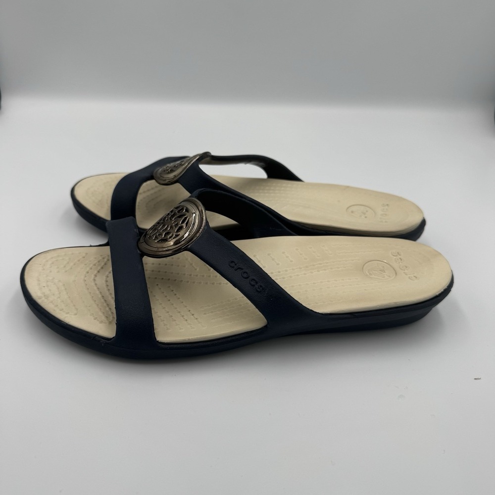 CROCS Sanrah Blue Cream Medallion Ring Wedge Slides Sandals Size 8 - Picture 3 of 6